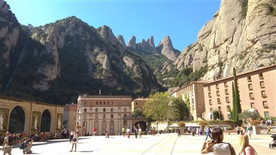 BARCELONA MONTSERRAT A GIRONA s pobytem u moře - Montserrat