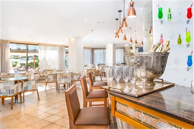 SUMUS STELLA & SPA - BUS - bar