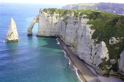 TAJUPLNÁ BRETAŇ A DRSNÁ KRÁSA NORMANDIE - Etretat