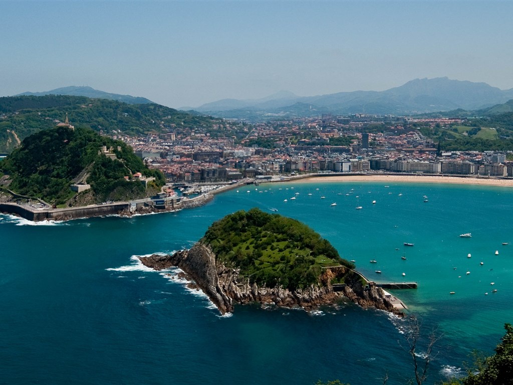 MĚSTA POD PYRENEJEMI let - San Sebastian