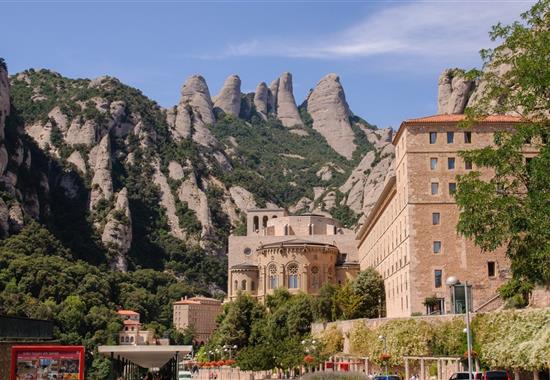 BARCELONA MONTSERRAT A GIRONA s pobytem u moře