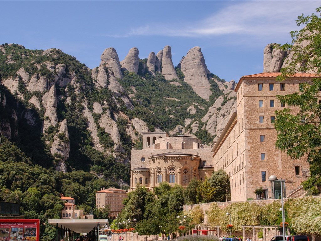 BARCELONA MONTSERRAT A GIRONA s pobytem u moře - Montserrat