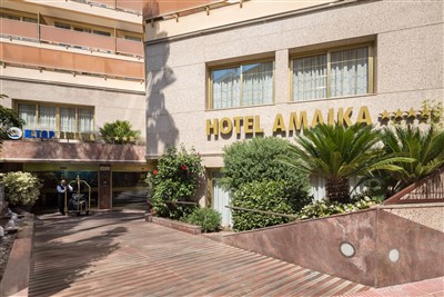 htop AMAIKA - BUS - Vstup do hotelu