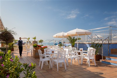 htop PINEDA PALACE & SPA - BUS - terasa s výhledem