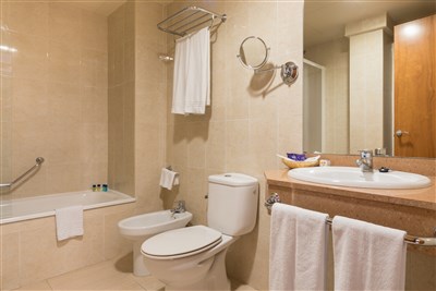 htop PINEDA PALACE & SPA - BUS - koupelna