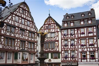 MOSELA A RÝN - Bernkastel