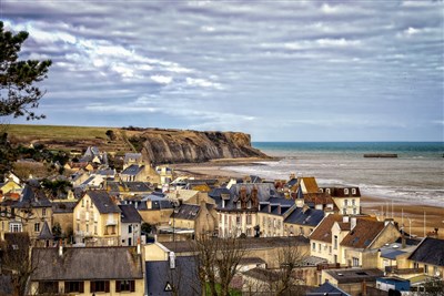 TAJUPLNÁ BRETAŇ A DRSNÁ KRÁSA NORMANDIE - Arromanches