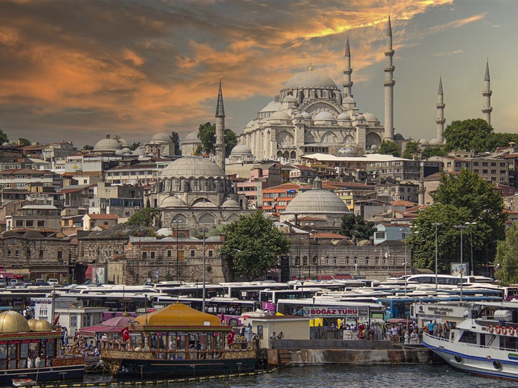 ISTANBUL, BRÁNA ORIENTU - Istanbul