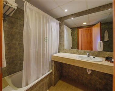 DWO SIRIUS BY CHECKIN - LET - pokoj standard, koupelna