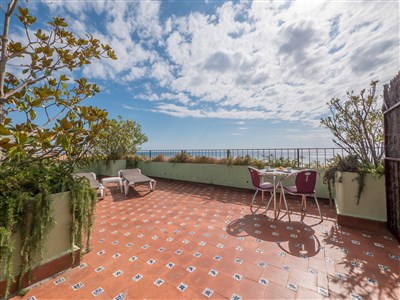 CHECKIN GARBI - LET - terasa