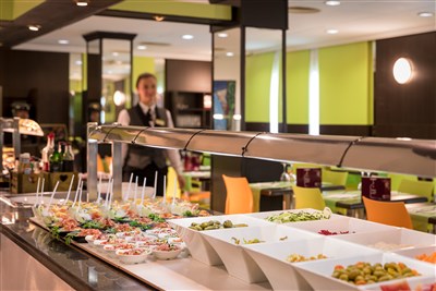 htop SUMMER SUN - VLASTNÍ DOPRAVA - htop Summer Sun, restaurace