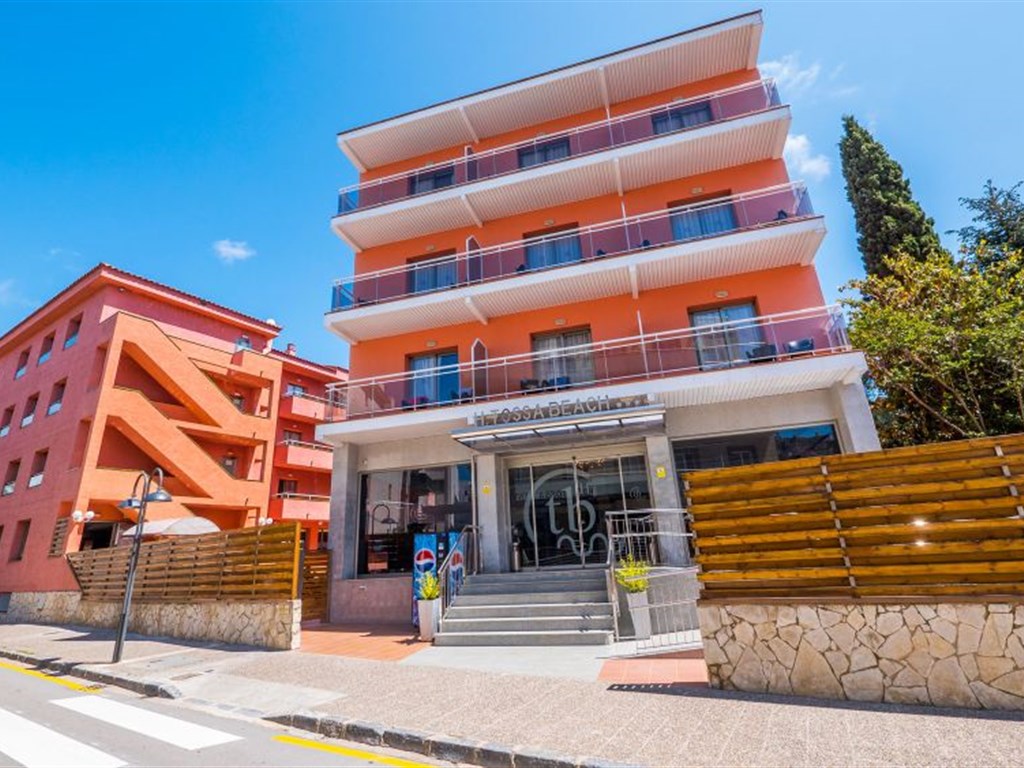 TOSSA BEACH CENTER- LET - hotel, vchod