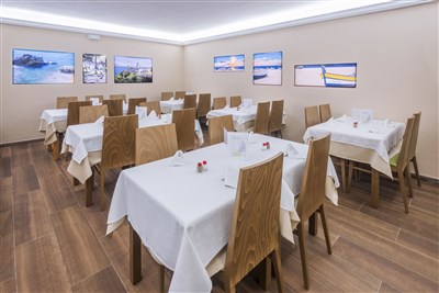 CHECKIN CATALONIA - BUS - Restaurace