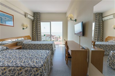 CHECKIN CATALONIA - BUS - pokoj