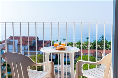 CHECKIN CATALONIA - BUS - výhled na moře