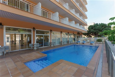 CHECKIN CATALONIA - BUS - bazén