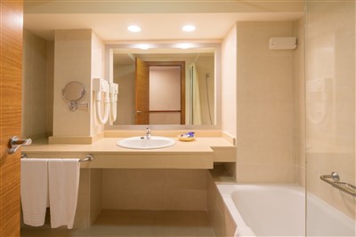 htop CALELLA PALACE - BUS - koupelna