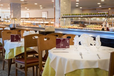 htop ROYAL STAR - LET - restaurace