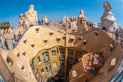 BARCELONA Sagrada Família, park Güell, MONTSERRAT, sklepy CODORNIU či FREIXENET, GIRONA - Barcelona