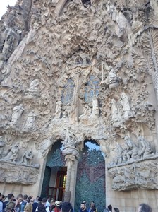 BARCELONA Sagrada Família, park Güell, MONTSERRAT, sklepy CODORNIU či FREIXENET, GIRONA - Barcelona