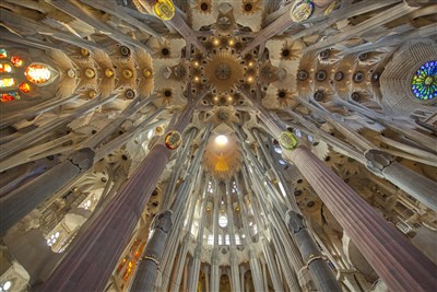 BARCELONA Sagrada Família, park Güell, MONTSERRAT, sklepy CODORNIU či FREIXENET, GIRONA - Barcelona