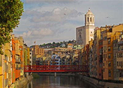 BARCELONA Sagrada Família, park Güell, MONTSERRAT, sklepy CODORNIU či FREIXENET, GIRONA - Girona