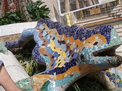 BARCELONA Sagrada Família, park Güell, MONTSERRAT, sklepy CODORNIU či FREIXENET, GIRONA - Barcelona