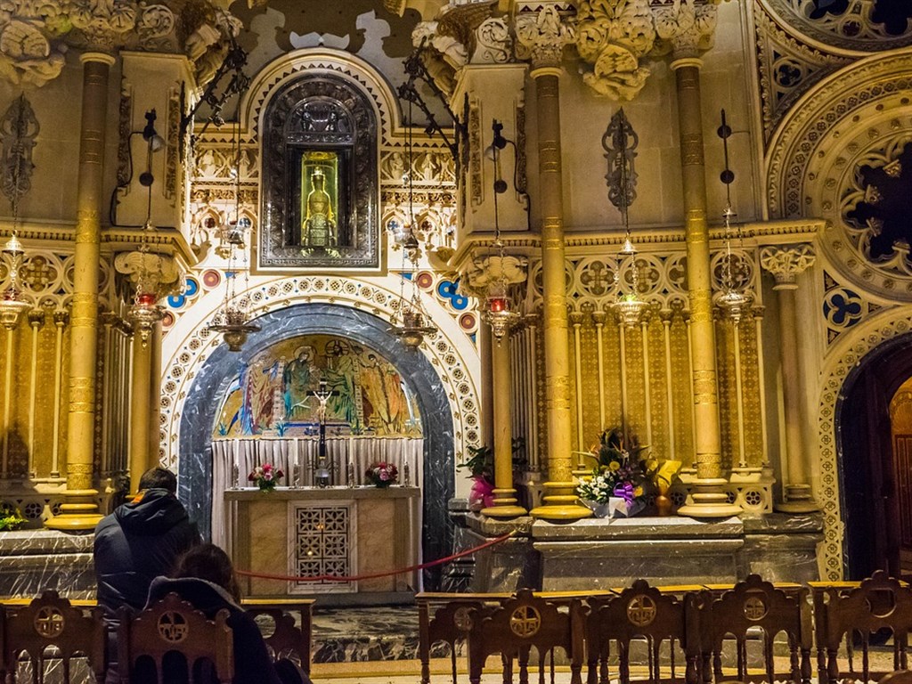 MONTSERRAT a BARCELONA pobyt u moře s výlety bus - Montserrat