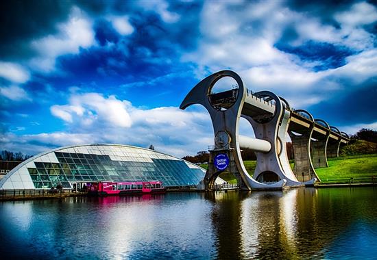 AMSTERDAM SEVERNÍ SKOTSKO A OSTROV SKY