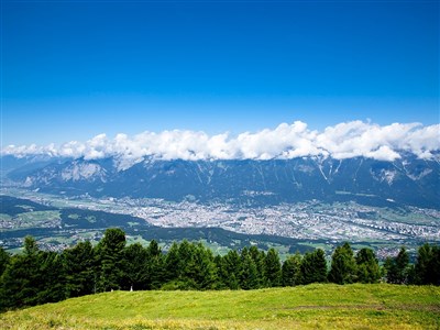 ALPSKÉ PRŮSMYKY A MATTERHORN - pohled na Innsbruck