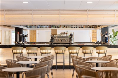 htop AMATISTA - LET - restaurace