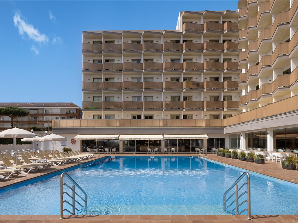 htop AMATISTA - LET - hotelový bazén