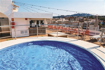 htop AMATISTA - LET - hotelový bazén