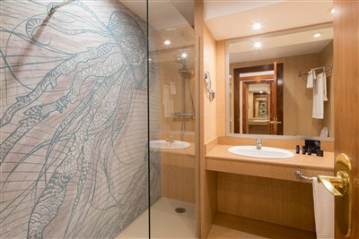 htop AMAIKA - BUS - koupelna