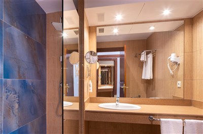 htop AMAIKA - BUS - koupelna