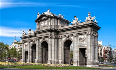 MADRID srdce Španělska - Madrid Puerta de Alcala
