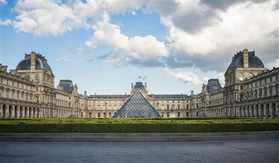 PAŘÍŽ VERSAILLES LOUVRE - Pariz Louvre