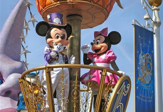 PAŘÍŽ, ZÁMKY NA LOIŘE, DISNEYLAND