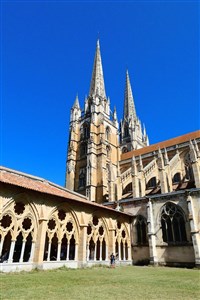 ATLANTICKÉ POBŘEŽÍ FRANCIE, PYRENEJE A BASKICKO - Bayonne katedrála